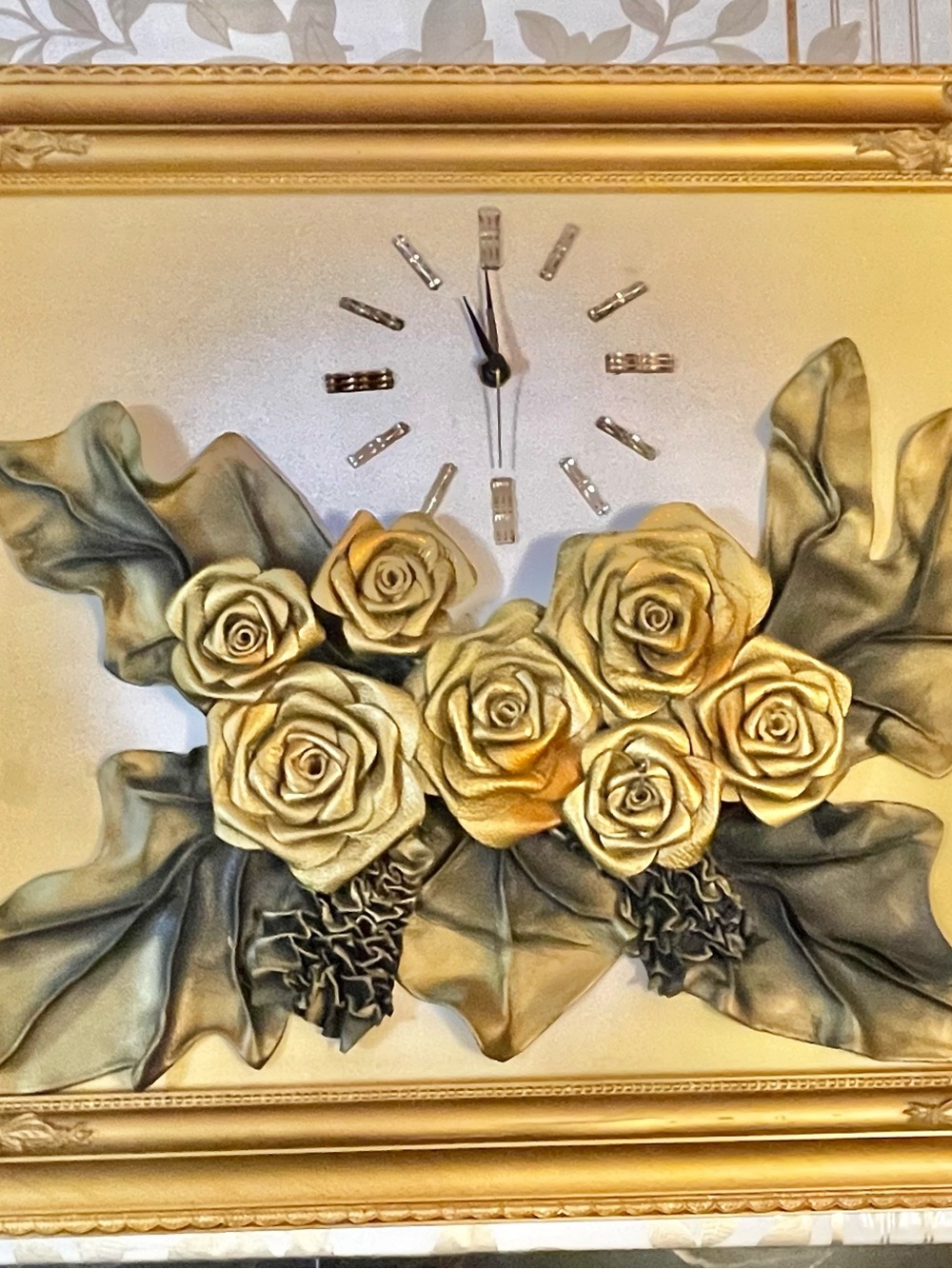 Vintage 3D Sculpted Leather Roses Wall
Clock in Gold Ornate Frame